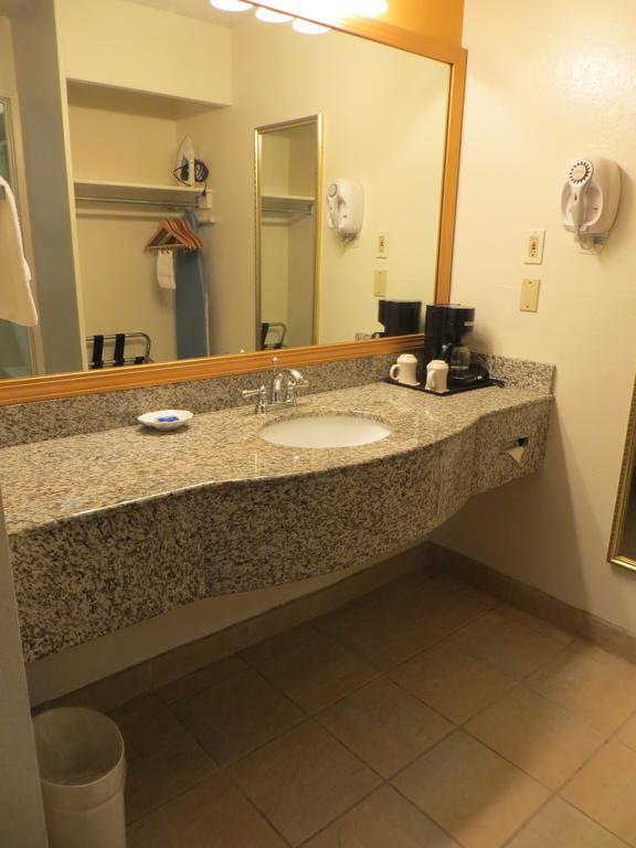 Executive Inn & Suites Sacramento Eksteriør billede